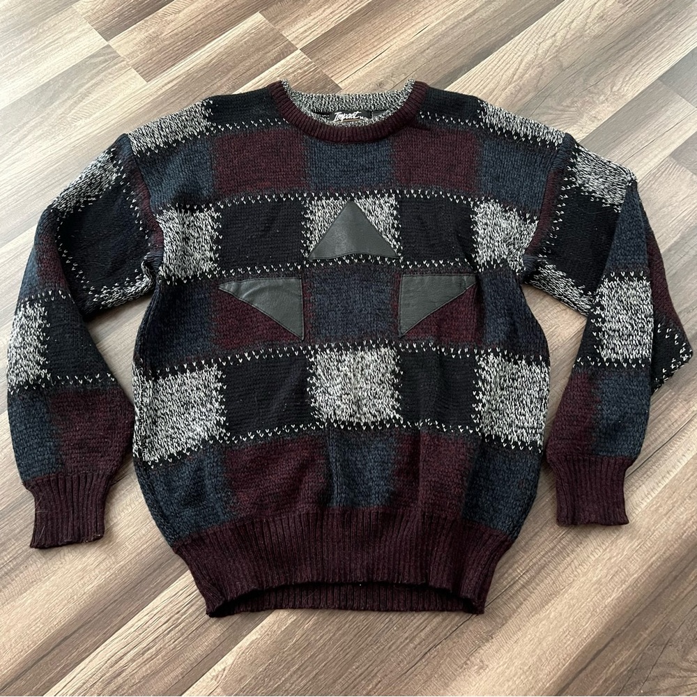 Vintage sweater with leather patches size medium